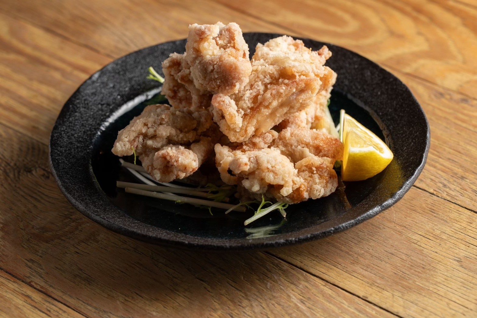 6月11日より日本橋三越本店にて行われる「燃えろ！グルメファイト〜プロレスラーの集い〜」にエビスコ酒場の出店が決定！　催事限定商品5種を販売！　選手が連日店頭に登場！