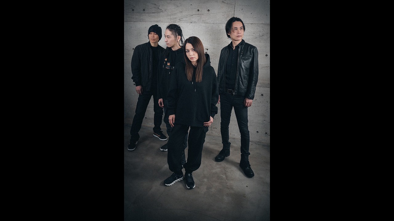 6月18日「CHARISMANIA Ⅱ」新宿大会、ラウドロックバンド「HEAD PHONES PRESIDENT」のANZA、NARUMIの来場が決定！　メインイベントの両選手に激励の花束贈呈！